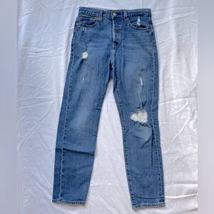 Levi's Premium Wedgie Icon Fit Medium Wash Distressed Ankle Jeans, Sz 26 EUC